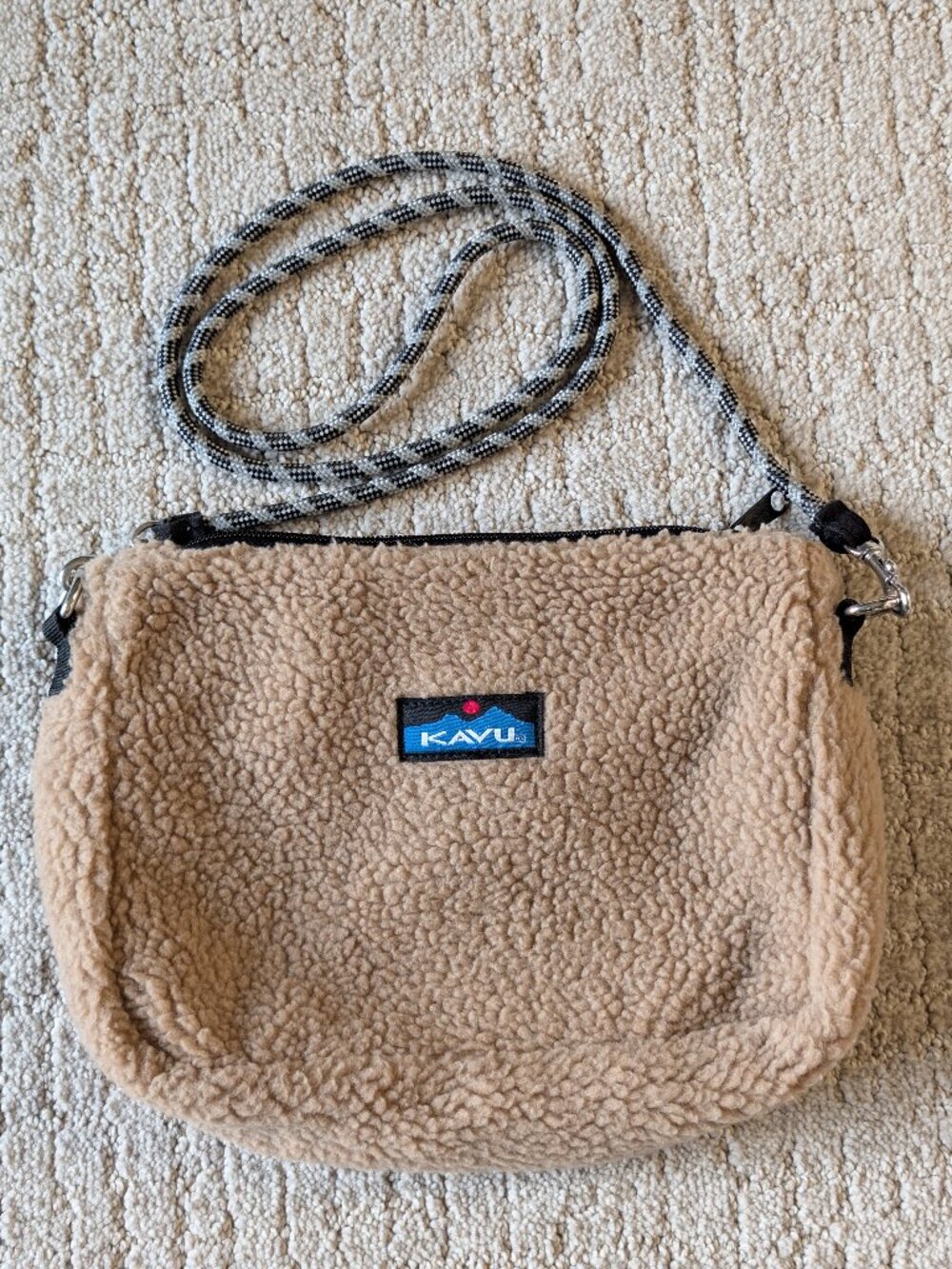 KAVU Purse | Crossbody Bag | So Fleecy Driftwood | Camel Tan